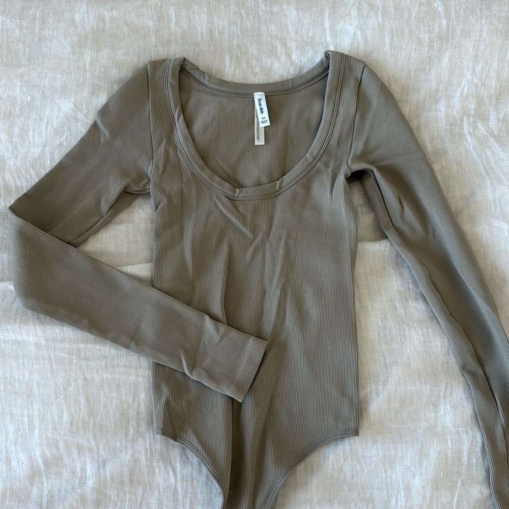 Aritzia Sunday Bodysuit